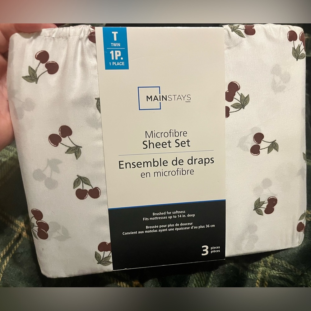 Mainstays Cherry Print Microfibre Sheet Set - TWIN size NWT